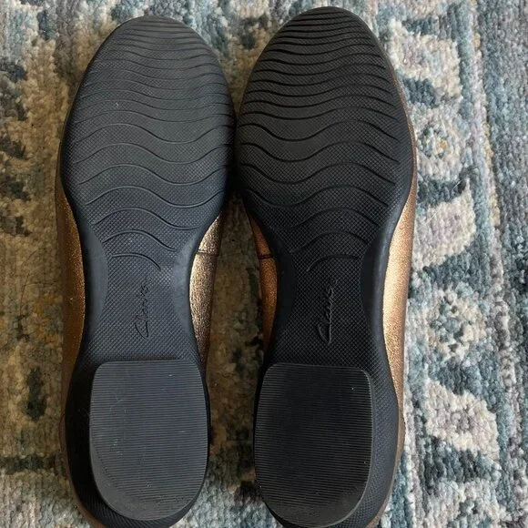 Clarks *Gold Metallic* Sara Poppy Loafer | size 6.5 | Ortholite Insole | EUC - Picture 7 of 12